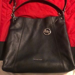 Micheal Kors purse